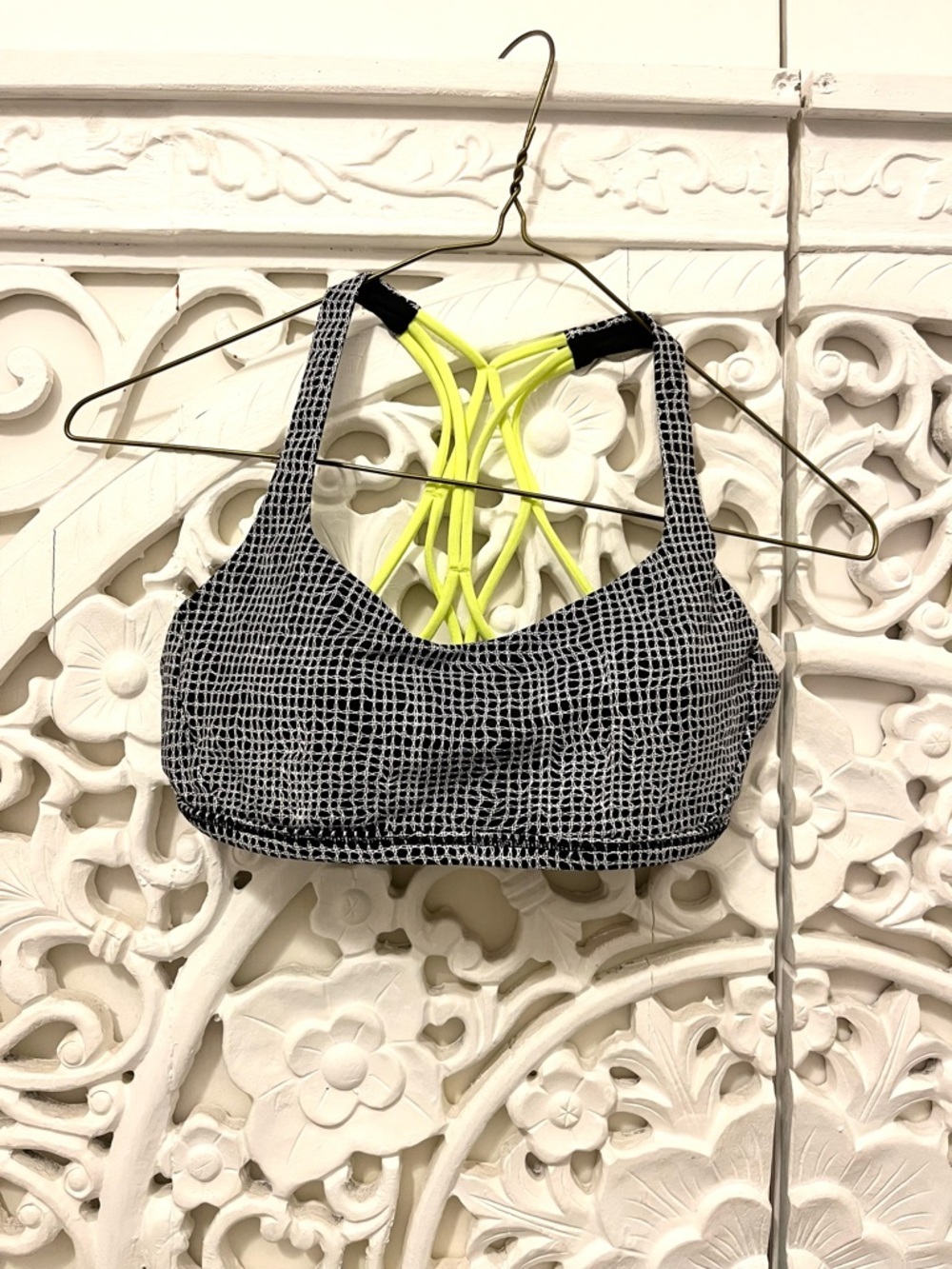 Lululemon Free To Be Zen Bra NWT Strappy Yoga Size 4